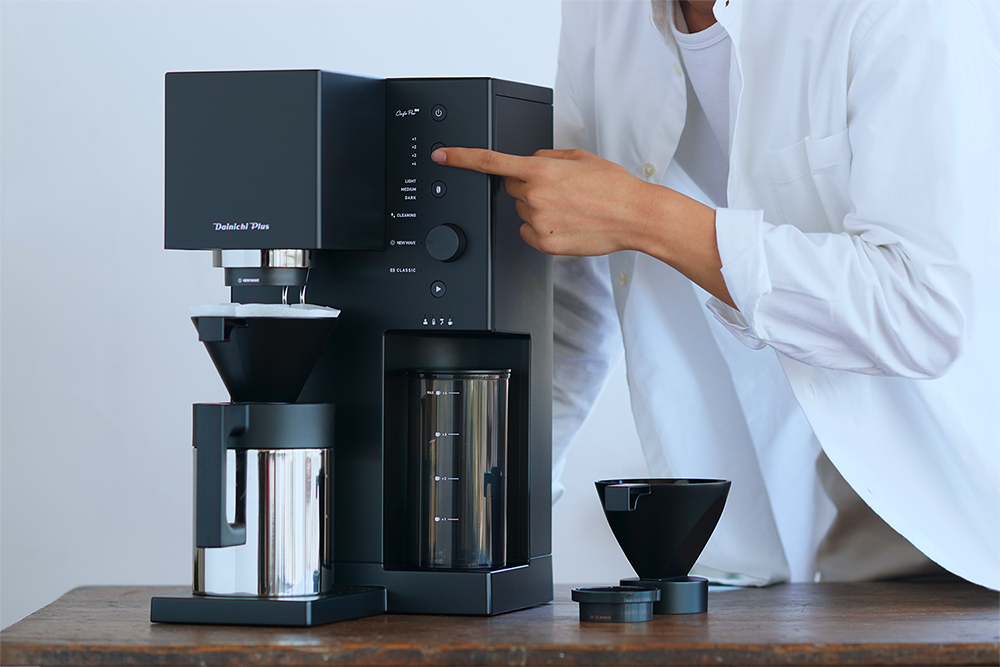 カップ数と焙煎レベル、抽出モードを設定してスタートボタンを押せば、ドリップがはじまります。